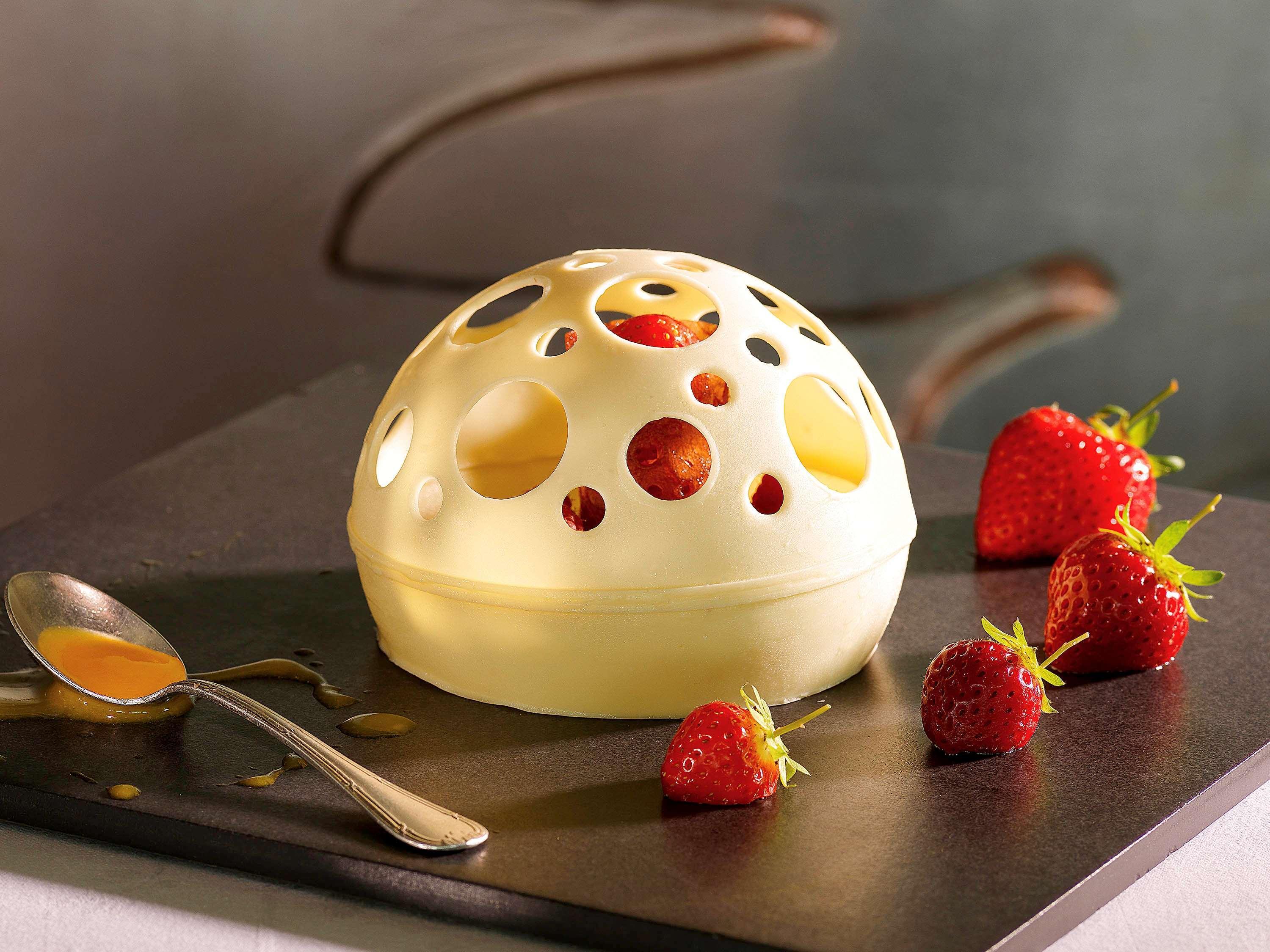 Sofitel Lyon Bellecour Hotel Luaran gambar A strawberry bell