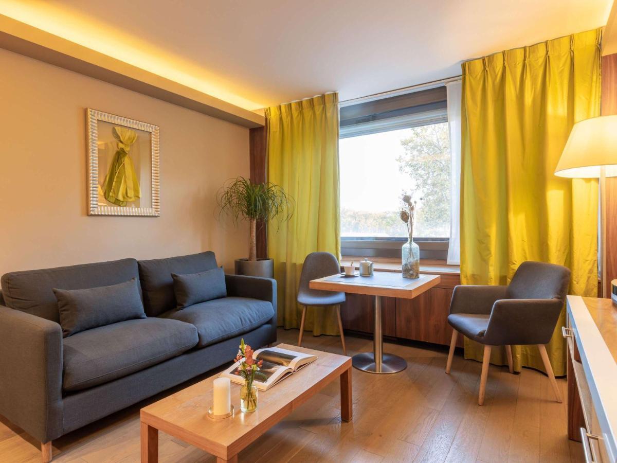 Sofitel Lyon Bellecour Hotel Luaran gambar A typical apartment at the residence