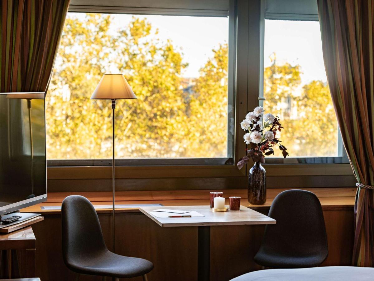 Sofitel Lyon Bellecour Hotel Luaran gambar A room at the hotel