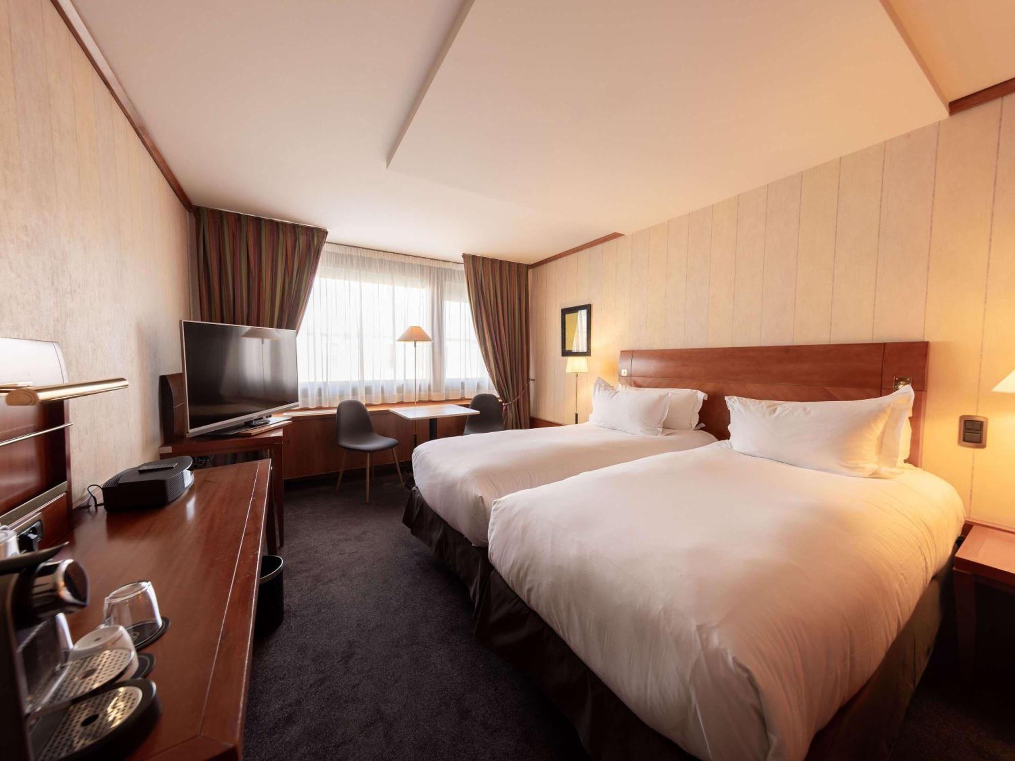 Sofitel Lyon Bellecour Hotel Luaran gambar A room at the hotel