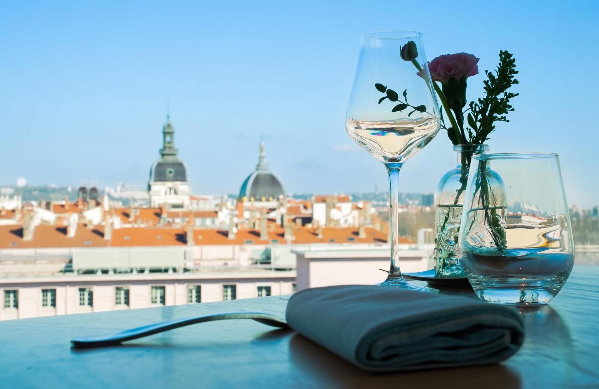 Sofitel Lyon Bellecour Hotel Luaran gambar View from the restaurant