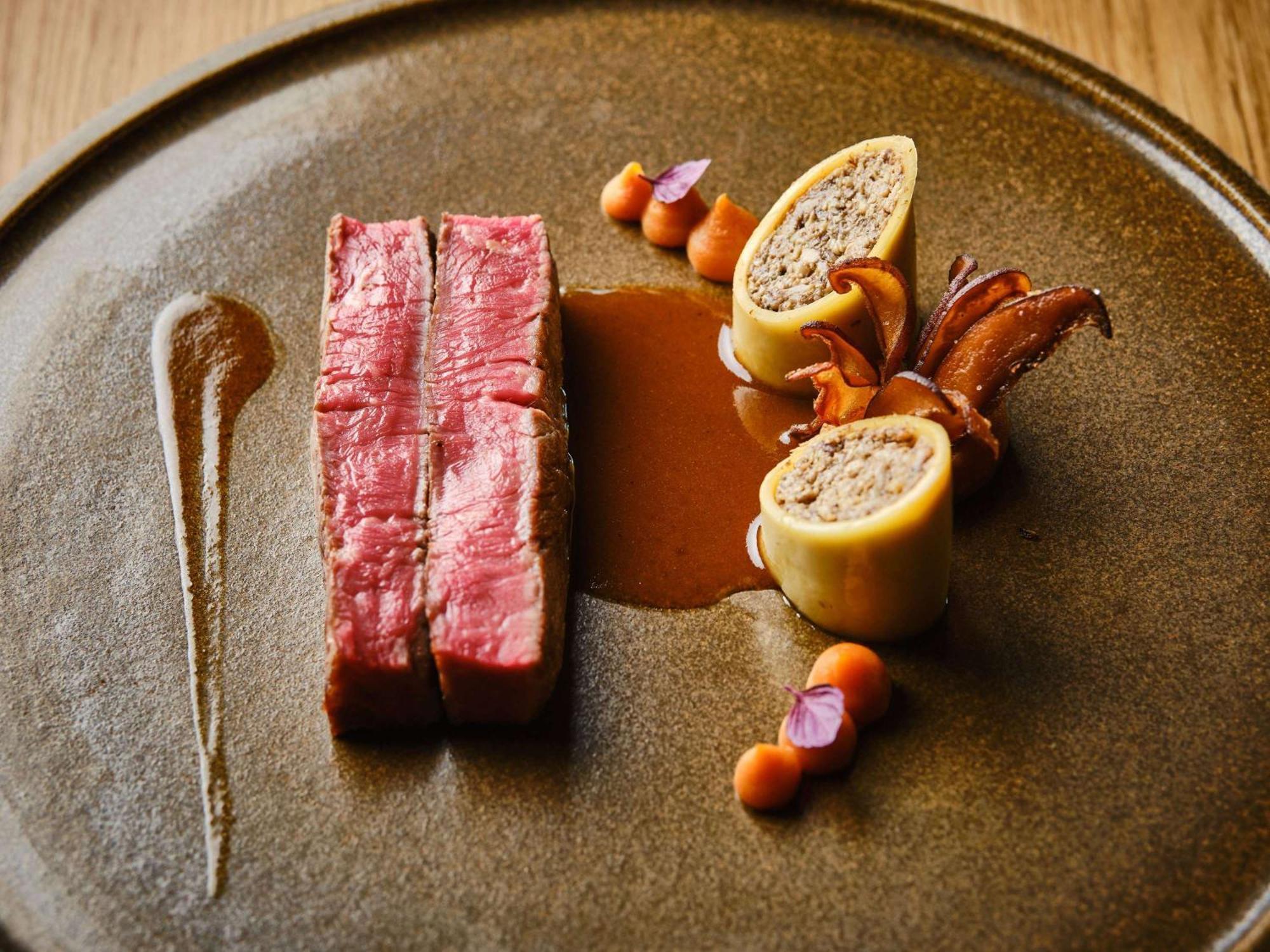 Sofitel Lyon Bellecour Hotel Luaran gambar A dish at the restaurant