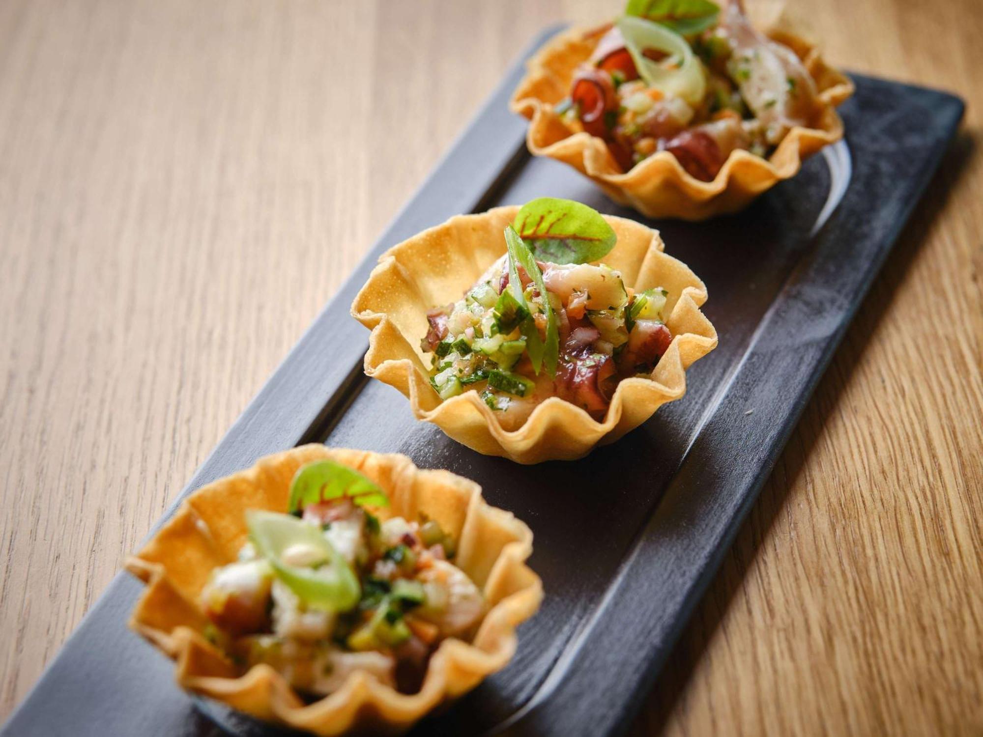 Sofitel Lyon Bellecour Hotel Luaran gambar A prawn and avocado salad served in a pastry bowl